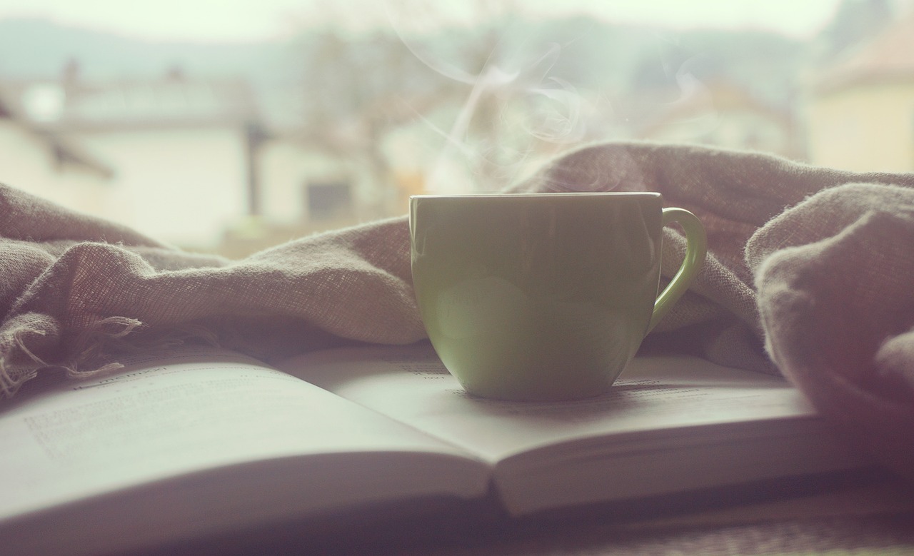 Building a Bookish Morning Routine That Actually Sticks